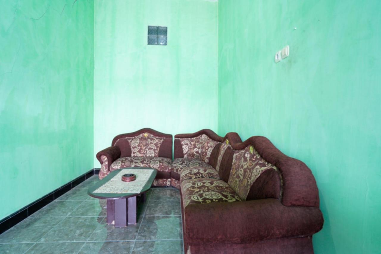 Spot On 92475 Rc Homestay Syariah Banyuwangi  Exterior photo