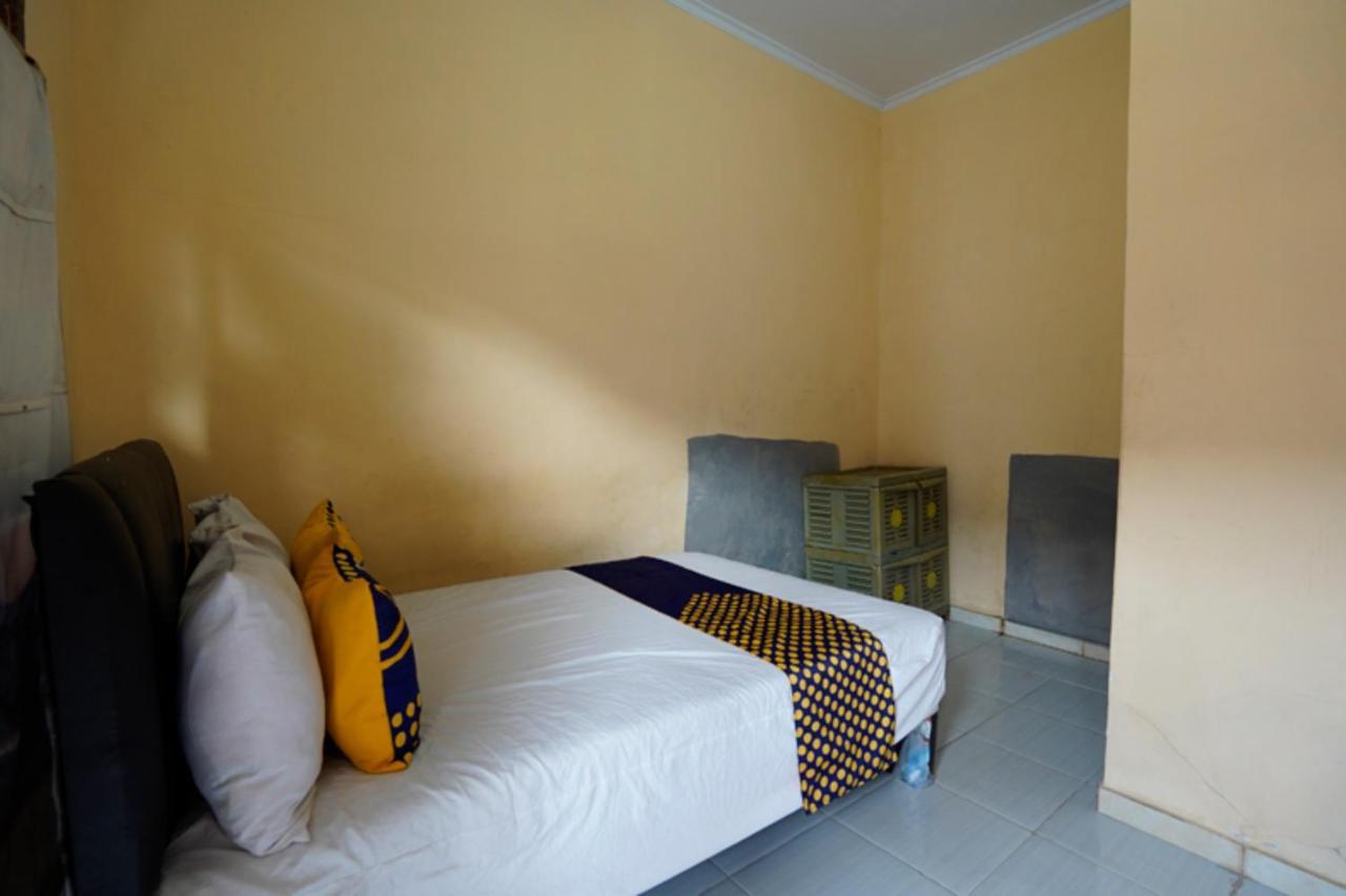 Spot On 92475 Rc Homestay Syariah Banyuwangi  Exterior photo