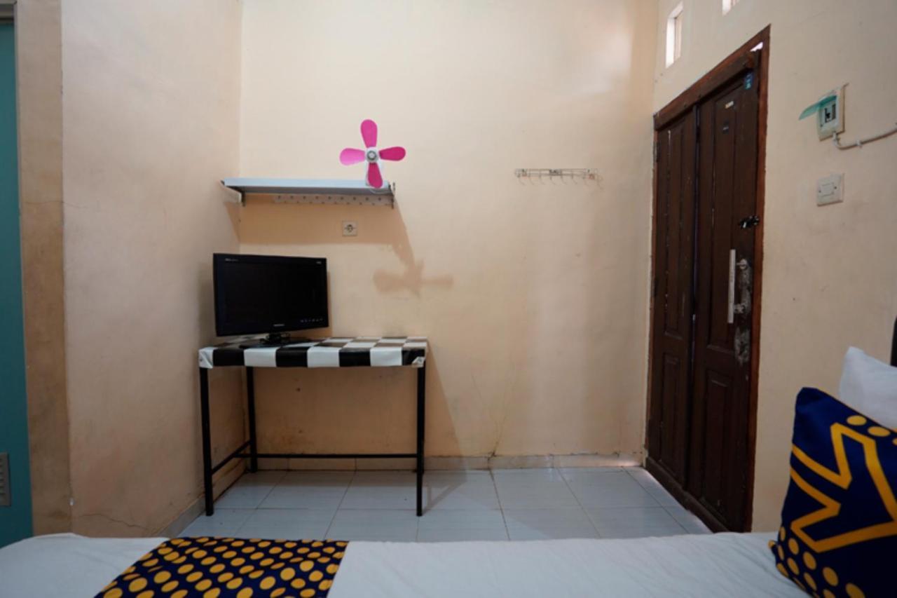 Spot On 92475 Rc Homestay Syariah Banyuwangi  Exterior photo